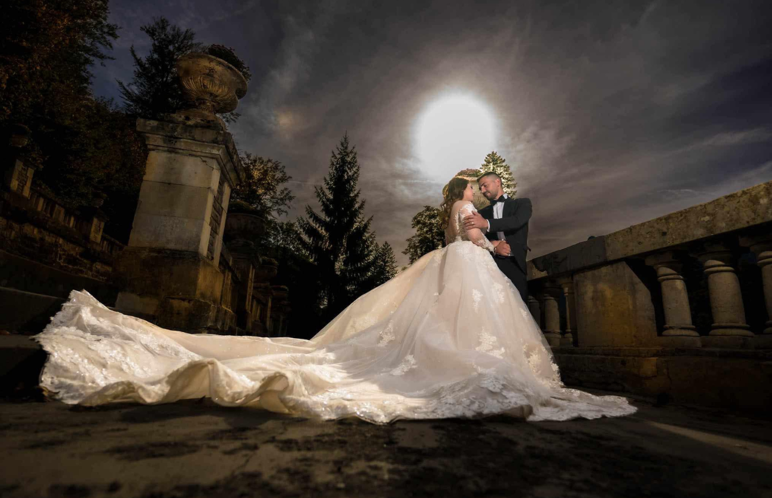 Black and White Minimalist Fashion Photo Collage Banner 391 x 271 px 1500 x 1000 px 1600 x 1000 px 1550 x 1000 px 12