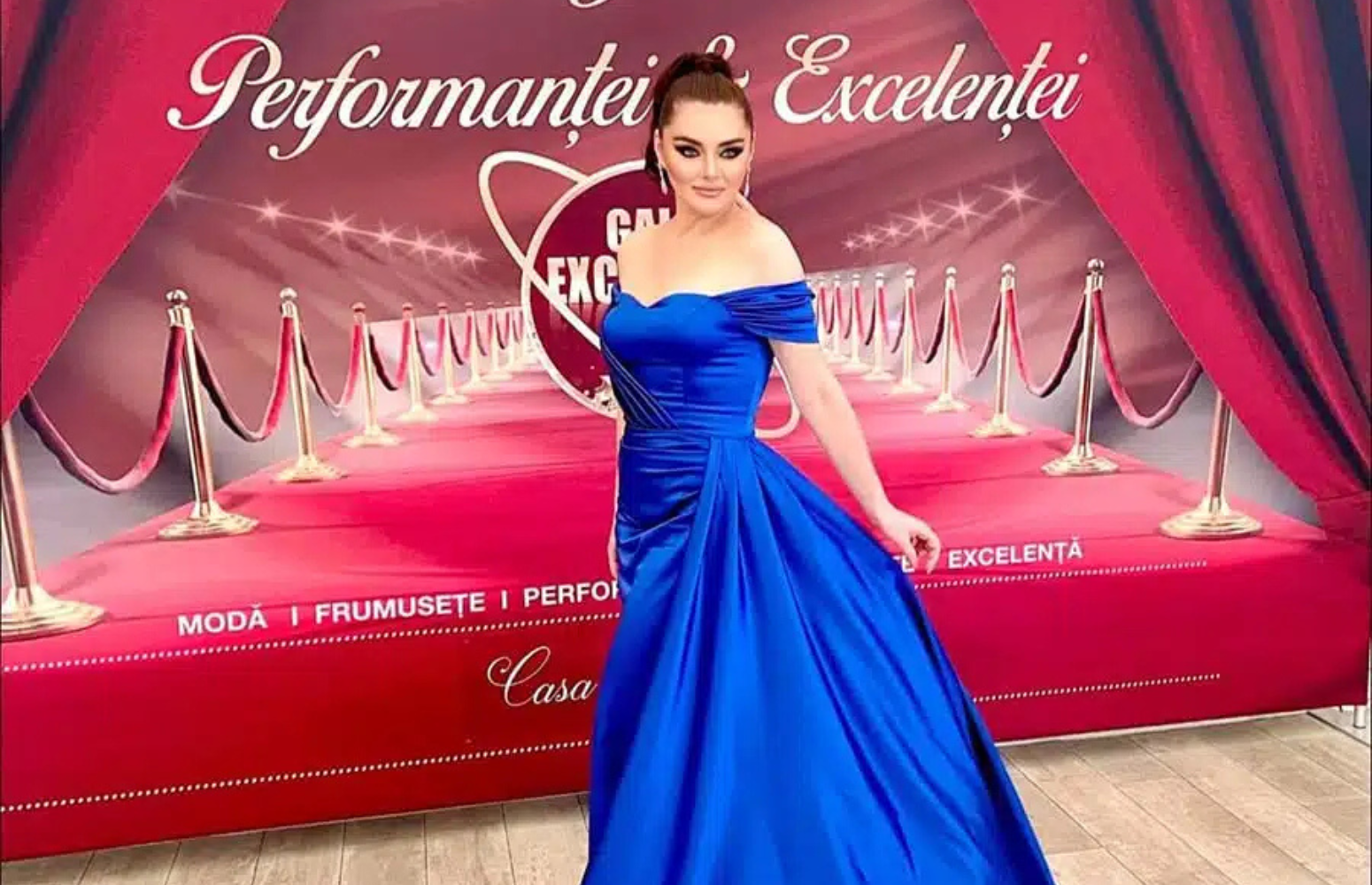 Black and White Minimalist Fashion Photo Collage Banner 391 x 271 px 1500 x 1000 px 1600 x 1000 px 1550 x 1000 px 13