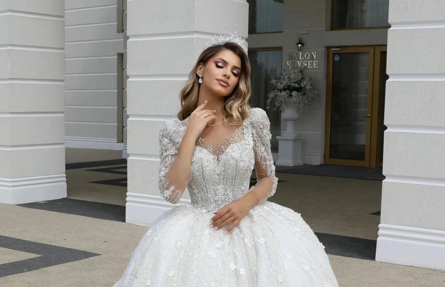 Black and White Minimalist Fashion Photo Collage Banner 391 x 271 px 1500 x 1000 px 1600 x 1000 px 1550 x 1000 px 8