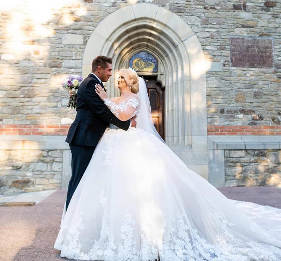 anda si rochia ei dinasty colectia aryanna karen