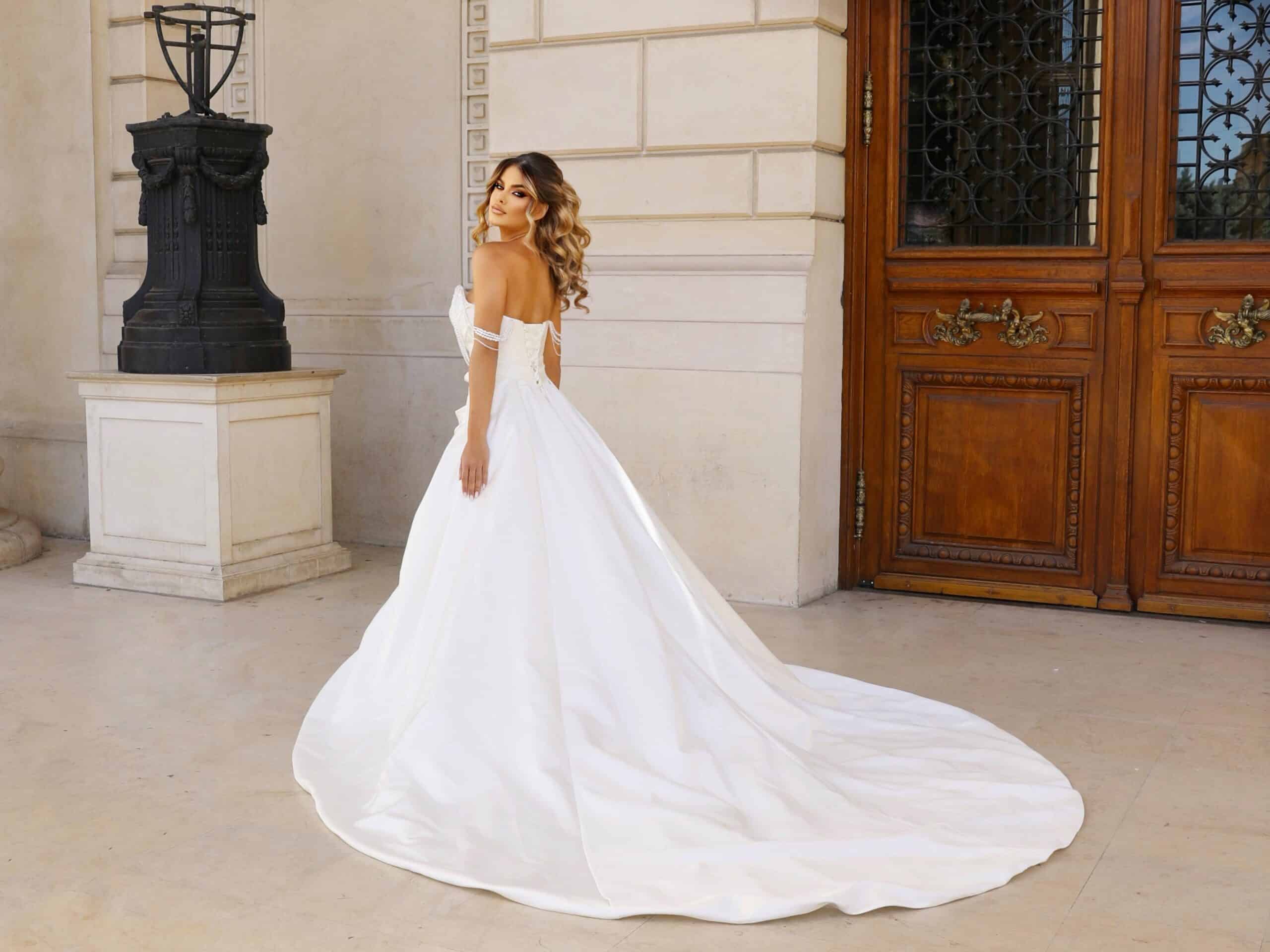 Rochii de mireasa simple scaled 1