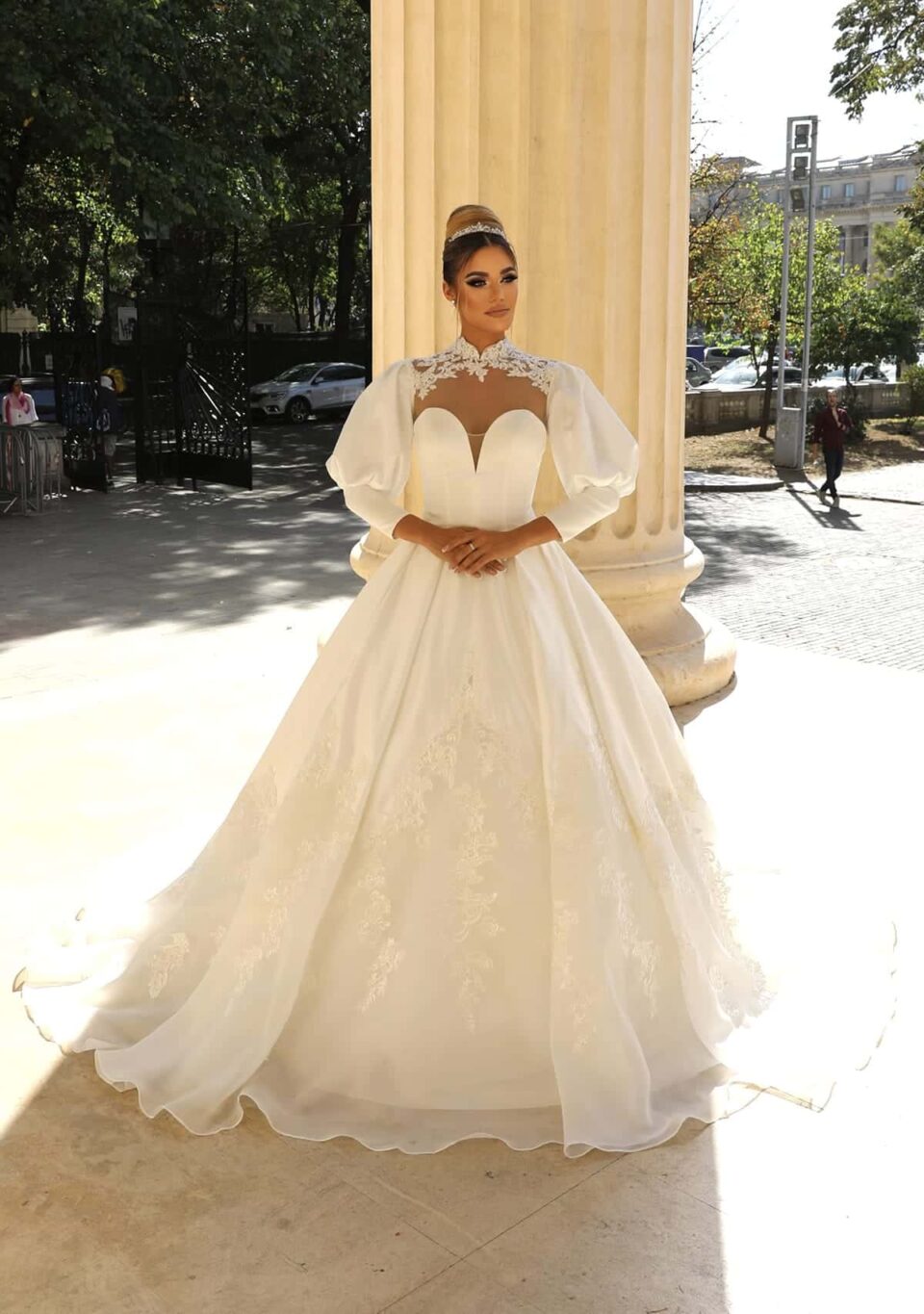 A-line wedding dress with puff sleeves Ariel