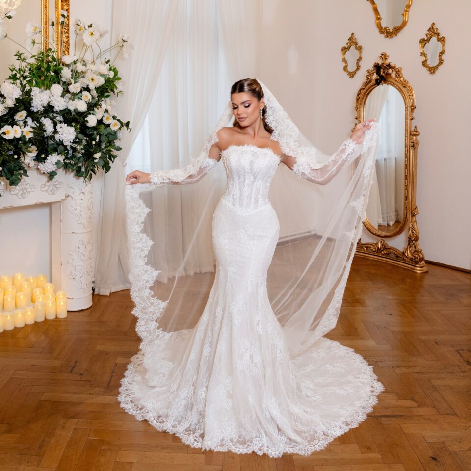 PROVENCE Wedding Dress – Chantilly Lace Mermaid Gown